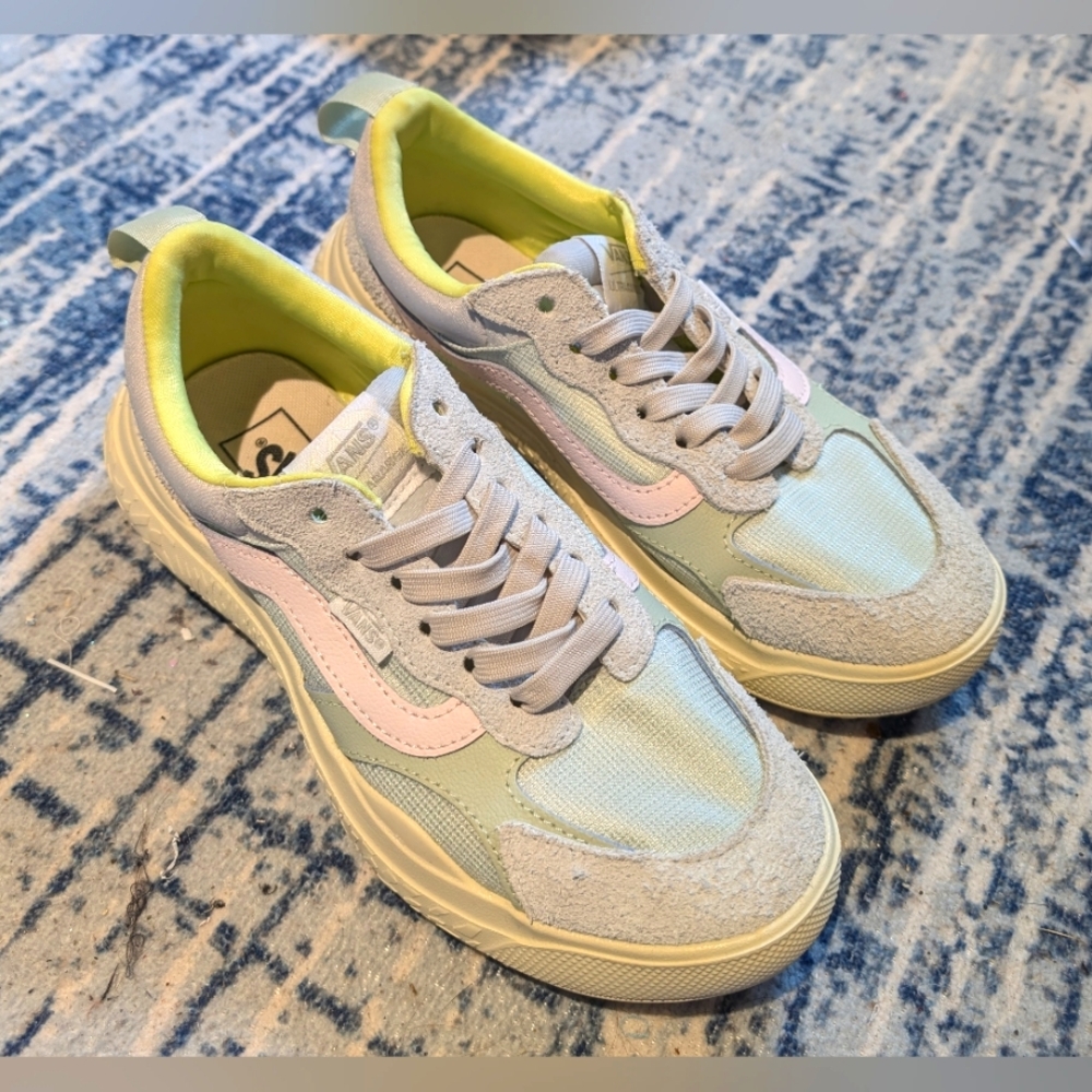 Mint Green and Cream Neo VR3 - UltraRange Vans with VR3 cush soles